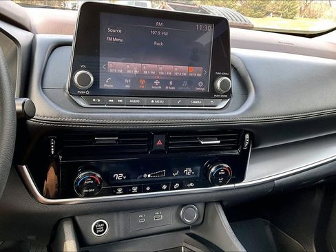 Used 2021 Nissan Rogue SV image 16