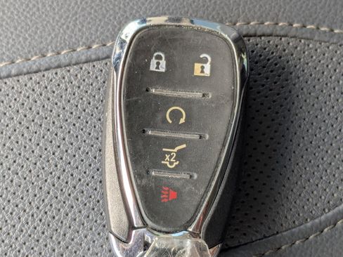 Used 2019 Chevrolet Traverse Premier w/ Driver Confidence II Package image 40