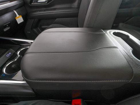 Used 2026 Chevrolet Suburban Z71 w/ Z71 Off-Road Package image 33