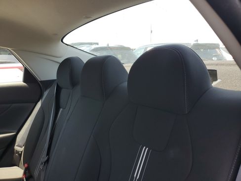 Used 2023 Hyundai Elantra SEL FWD image 10