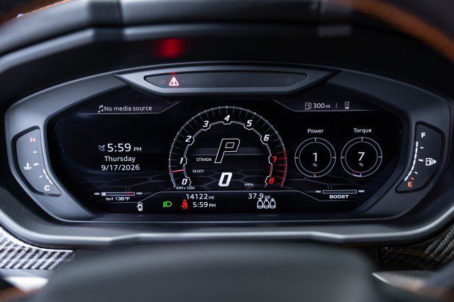 Used 2022 Lamborghini Urus AWD/4WD image 14