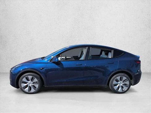Used 2023 Tesla Model Y Long Range image 10
