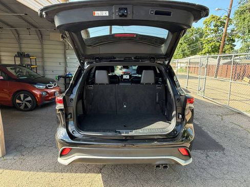Used 2025 Toyota Highlander XSE AWD/4WD image 34