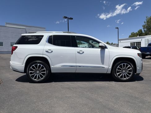 Used 2021 GMC Acadia Denali w/ Denali Ultimate Package AWD/4WD image 3