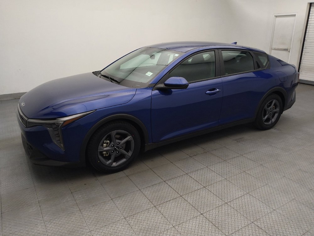 Used 2025 Kia K4 FWD image 2