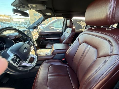 Used 2024 Ford Expedition Limited image 27