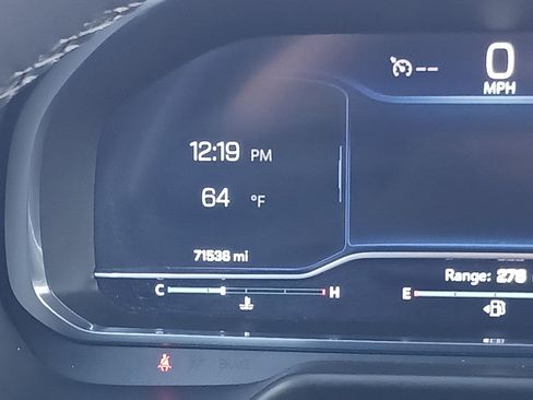 Used 2023 Chevrolet Suburban Premier image 21