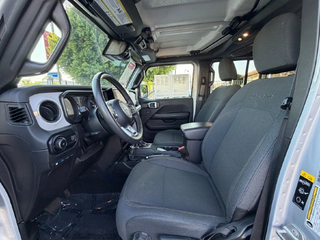 Used 2024 Jeep Wrangler Unlimited Sahara AWD/4WD image 30