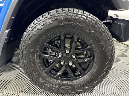 Used 2022 Jeep Gladiator Sport image 10