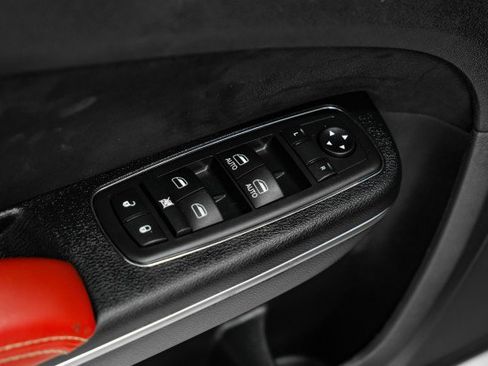 Used 2012 Chrysler 300 SRT8 w/ 19-Premium Speaker Group image 40