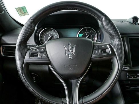 Used 2023 Maserati Levante GT AWD/4WD image 11