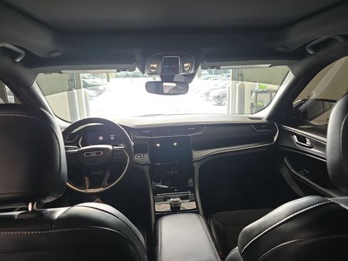 Used 2023 Jeep Grand Cherokee Altitude image 23