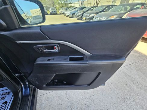 Used 2015 MAZDA MAZDA5 Touring image 17