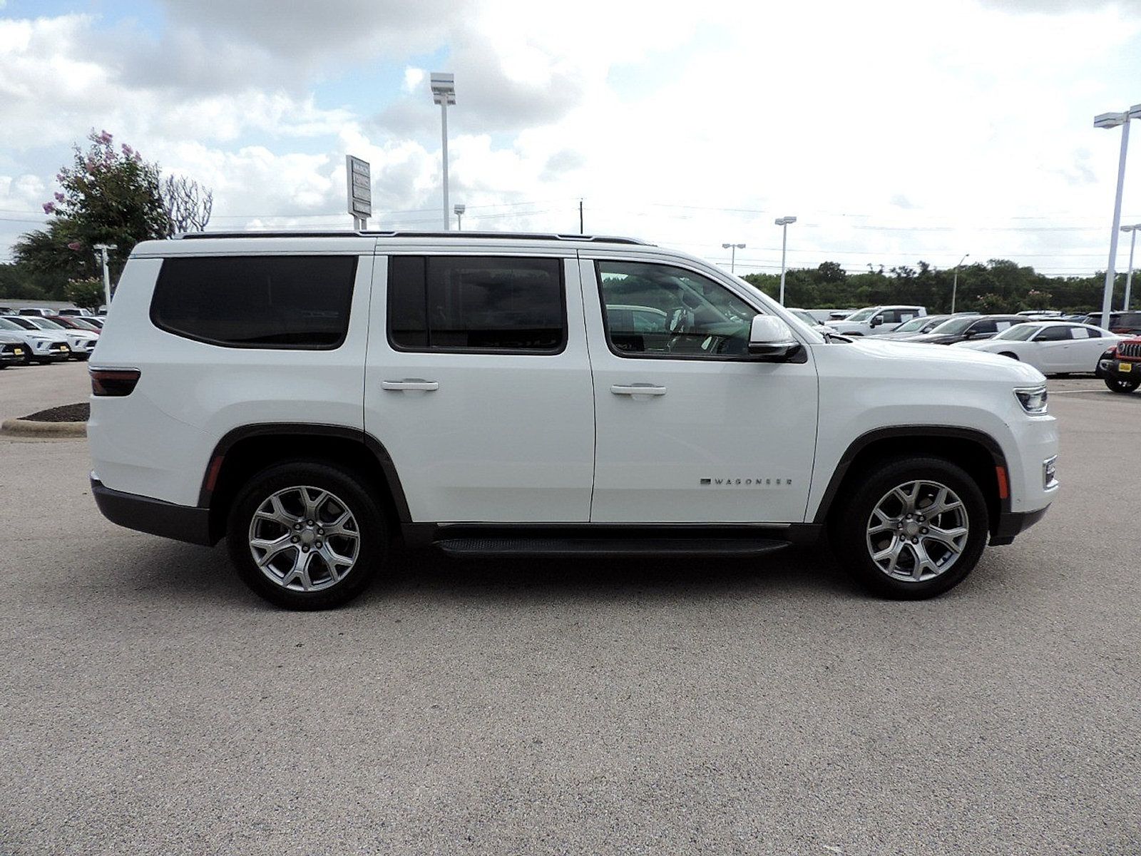 Used 2022 Jeep Wagoneer Series I w/ Premium Group I RWD image 4