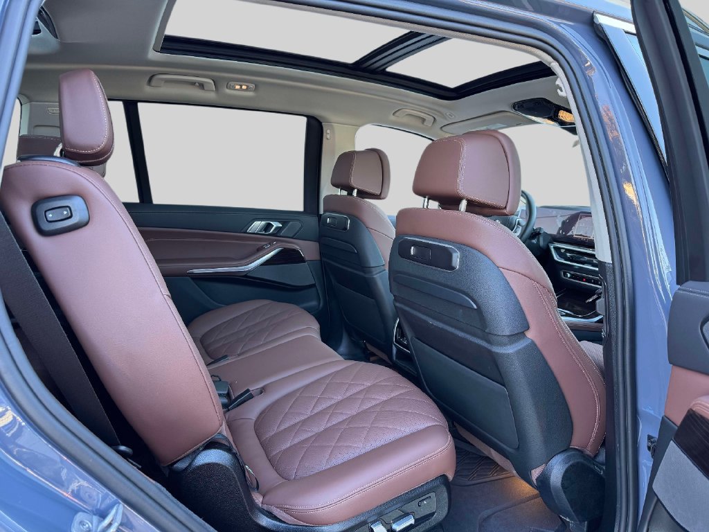 Certified 2026 BMW X7 xDrive40i w/ Executive Package AWD/4WD image 12