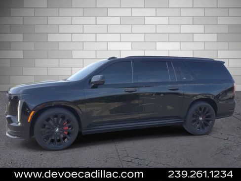 Used 2025 Cadillac Escalade ESV V w/ LPO, ONYX Package AWD/4WD image 1