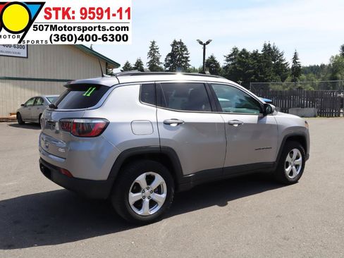 Used 2018 Jeep Compass Latitude w/ Popular Equipment Group AWD/4WD image 7