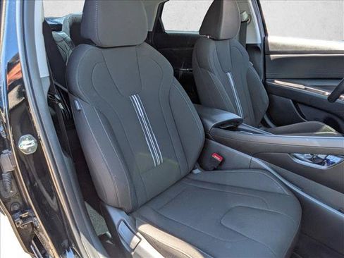 Used 2023 Hyundai Elantra SEL w/ Convenience Package FWD image 20
