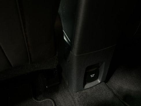 Used 2021 Ford EcoSport SE w/ SE Convenience Package image 25