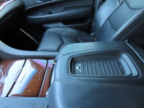 Used 2020 Cadillac Escalade ESV Premium Luxury image 21