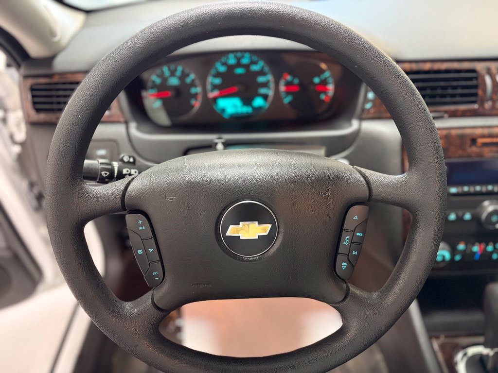 Used 2015 Chevrolet Impala LTZ FWD image 9