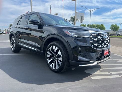 Used 2025 Ford Explorer Platinum w/ LUX Leather Package image 5