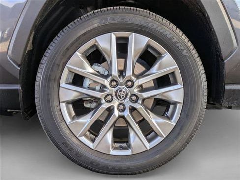 Used 2023 Toyota RAV4 XLE Premium image 24
