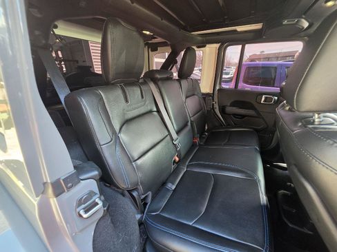 Used 2021 Jeep Wrangler Unlimited Rubicon 4xe w/ Cold Weather Group AWD/4WD image 16