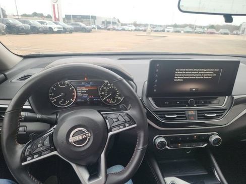 Certified 2024 Nissan Altima 2.5 SR w/ SR Premium Package image 18