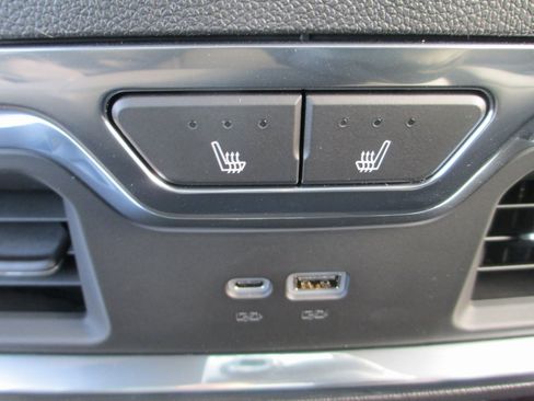 New 2026 GMC Sierra 1500 SLT w/ SLT Convenience Package image 16