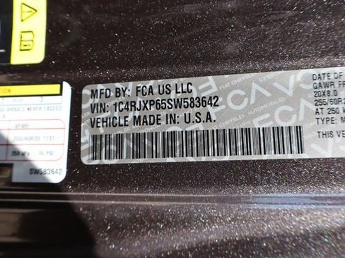 Used 2025 Jeep Wrangler Unlimited Sahara AWD/4WD image 50