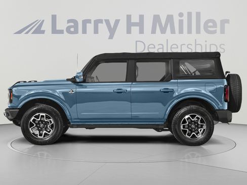Used 2023 Ford Bronco Outer Banks AWD/4WD image 3