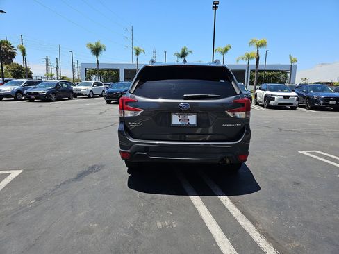 Certified 2023 Subaru Forester Premium AWD/4WD image 6