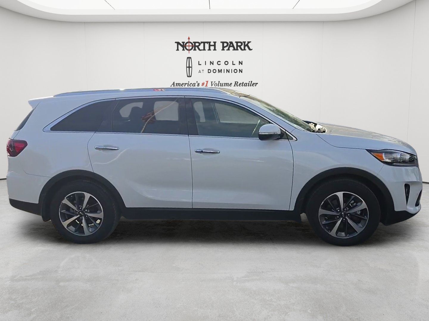 Used 2019 Kia Sorento EX w/ EX Touring Package FWD image 6