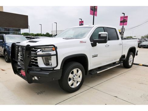 Used 2020 Chevrolet Silverado 2500 LTZ w/ LTZ Texas Edition AWD/4WD image 3