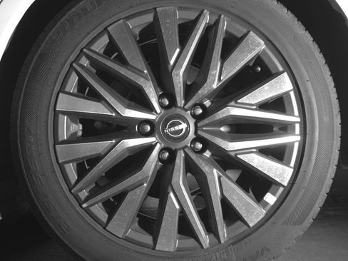 Used 2025 Nissan Altima 2.5 SV image 14