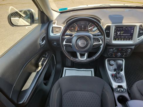 Used 2020 Jeep Compass Sport AWD/4WD image 19