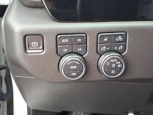 Used 2023 Chevrolet Silverado 1500 LTZ w/ Z71 Off-Road Package AWD/4WD image 17