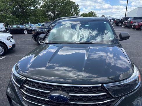 Used 2023 Ford Explorer XLT w/ Equipment Group 202A AWD/4WD image 2