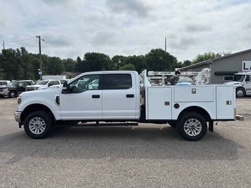 Used 2018 Ford F350 XLT AWD/4WD image 2
