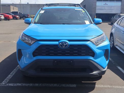 Used 2019 Toyota RAV4 LE AWD/4WD image 9