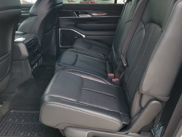 Used 2022 Jeep Wagoneer Series II w/ Premium Group I AWD/4WD image 11