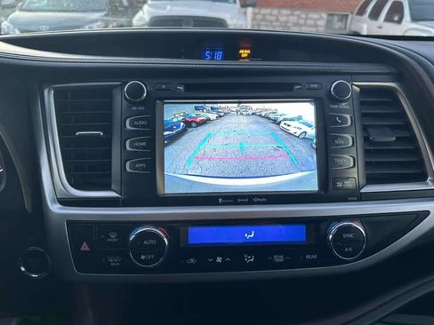Used 2016 Toyota Highlander XLE image 17