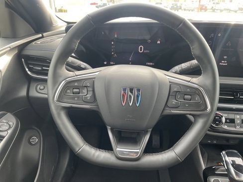 Used 2025 Buick Envista Sport Touring image 20