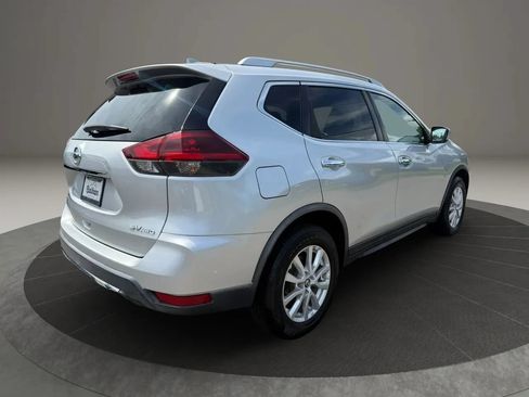 Used 2018 Nissan Rogue SV AWD/4WD image 3