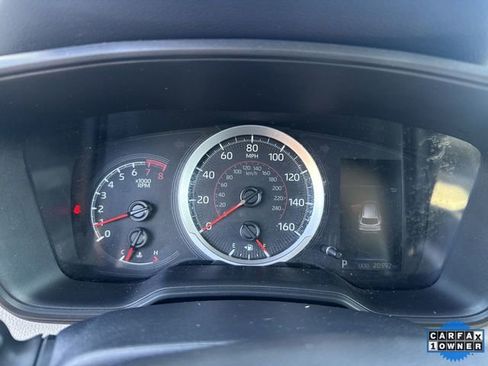 Used 2022 Toyota Corolla Cross L image 16