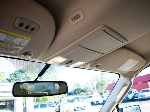 Used 2017 Ford Expedition XLT image 25