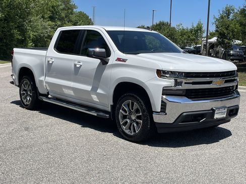 Used 2022 Chevrolet Silverado 1500 LT w/ Z71 Off-Road Package AWD/4WD image 2