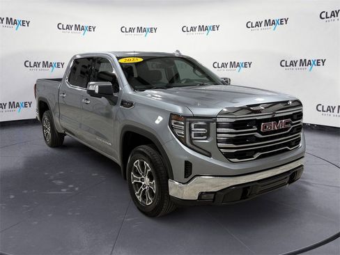 Used 2025 GMC Sierra 1500 SLT image 7