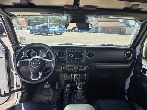 Used 2022 Jeep Wrangler Unlimited Sahara w/ LED Lighting Group image 15